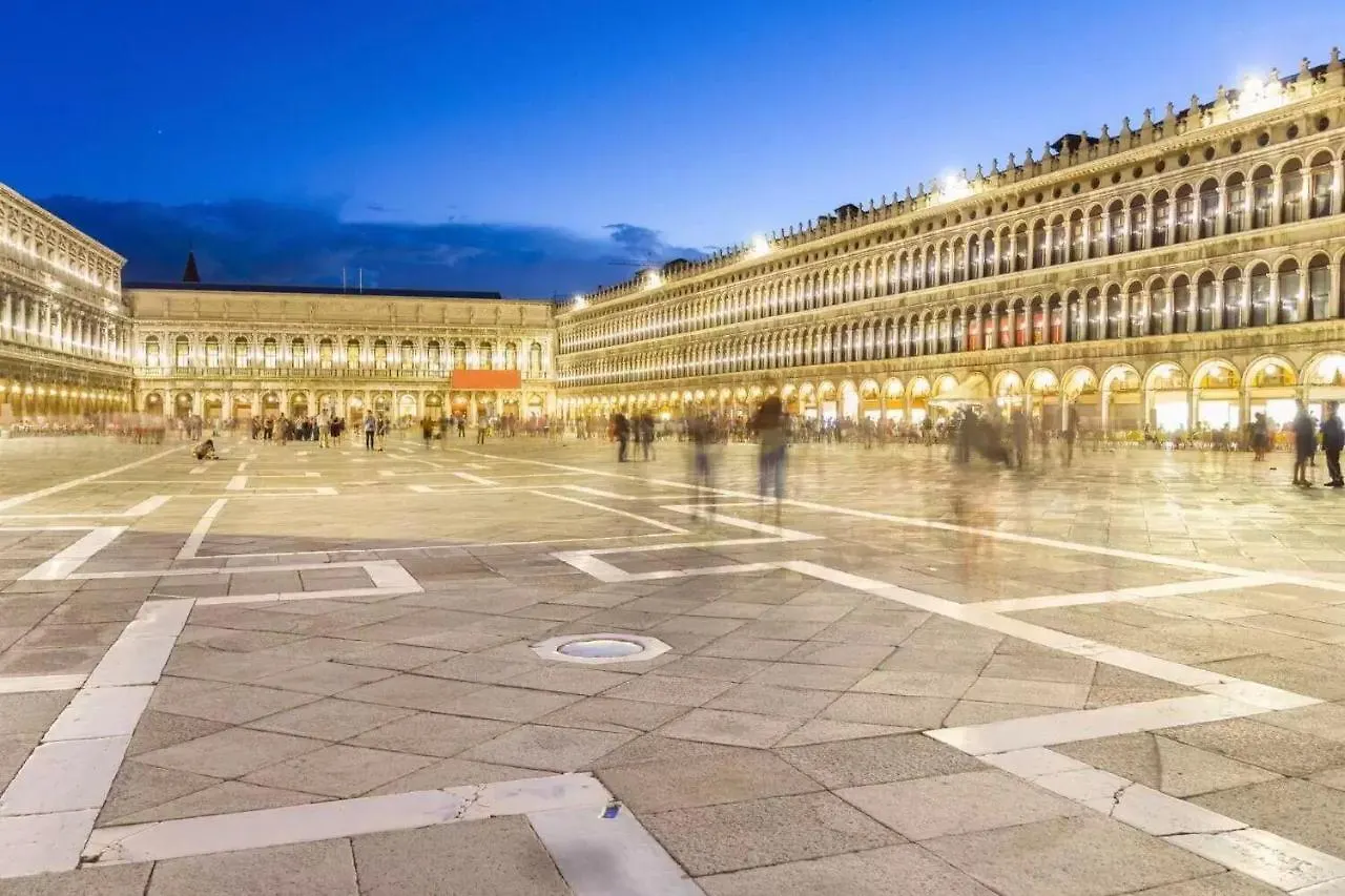 Venice San Marco Lovely Attic Two Bedroom Ac - Wi-Fi